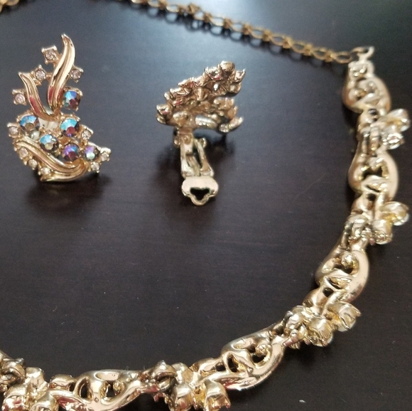 Vintage Necklace Set - Picture 4 of 5